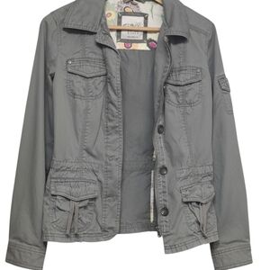 Chic Gray Jacket with Floral Lining